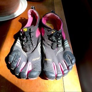 Vibram Five Fingers KMD FLO sz 40
